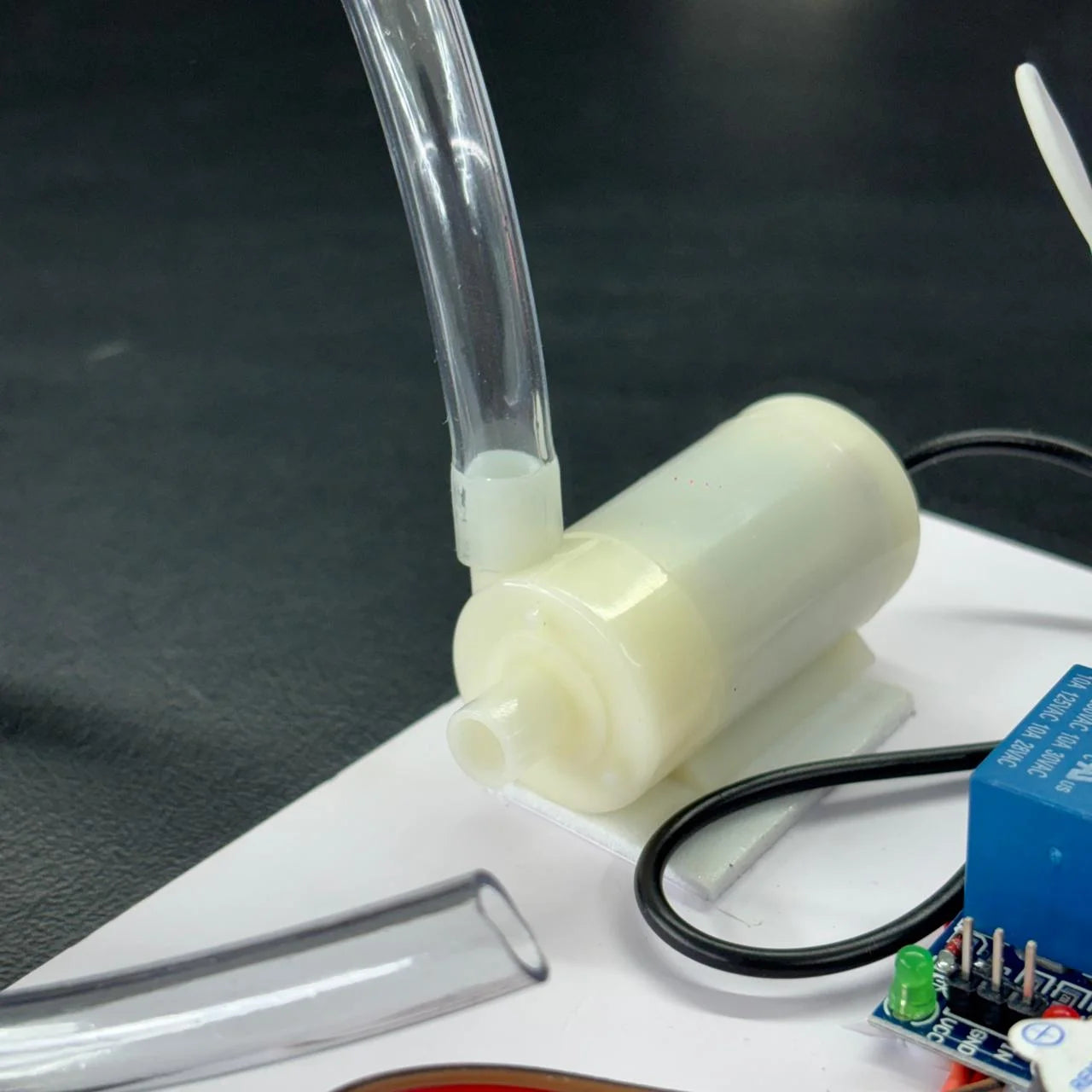 DIY Automatic Fire Extinguisher using Fire Flame Sensor without Arduino | Simple DIY Science Project for Students