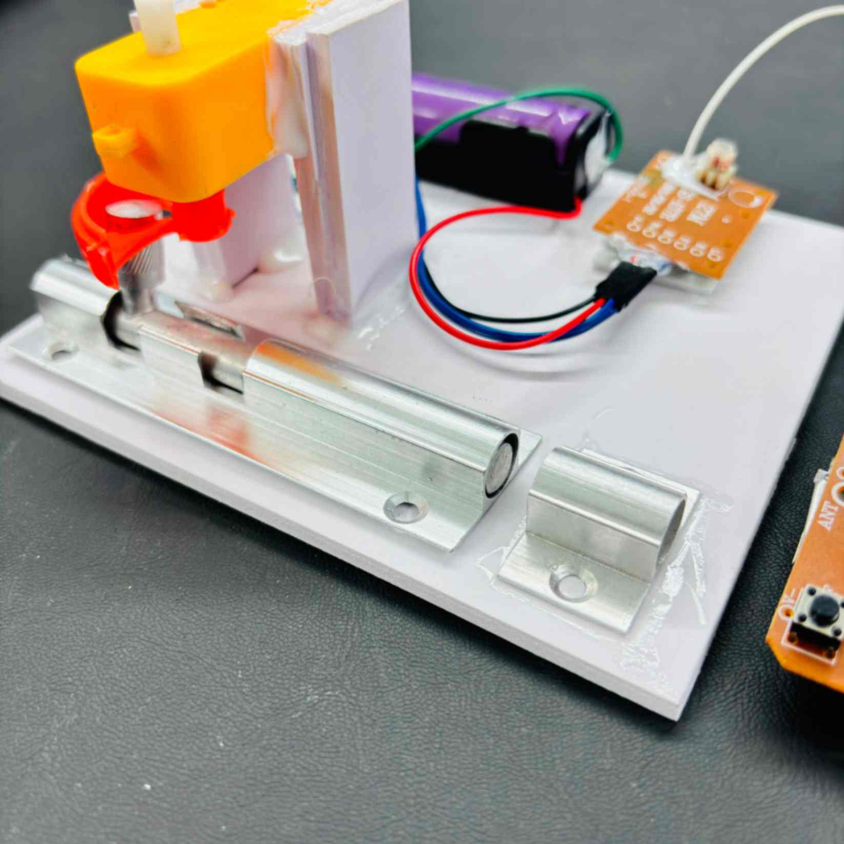 Remote Control Door Lock (Wireless Door Lock) System | Best Project Ki